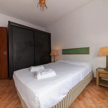 B24 - Central Hideaway Gem Apartment *